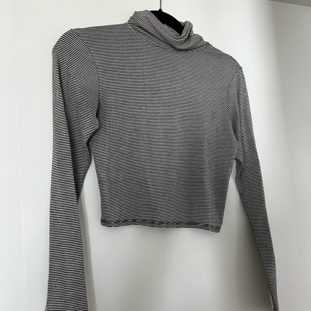 Nasty Gal Cropped Striped Turtleneck Sm